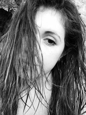 amandalvarezzz's profile picture. wut