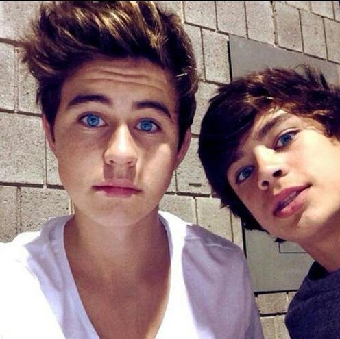 free follow from @hbydallas // tweet me for a dm to hayes