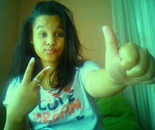★Semi professional dancer,singer,play piano,guitar,GOD comes 1st in my life☺..YOMO★