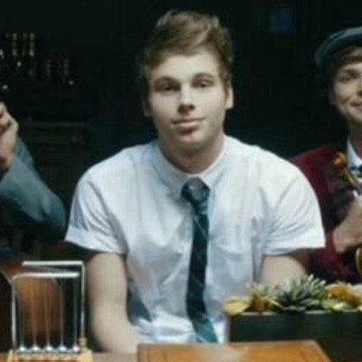 I want 5sos follow