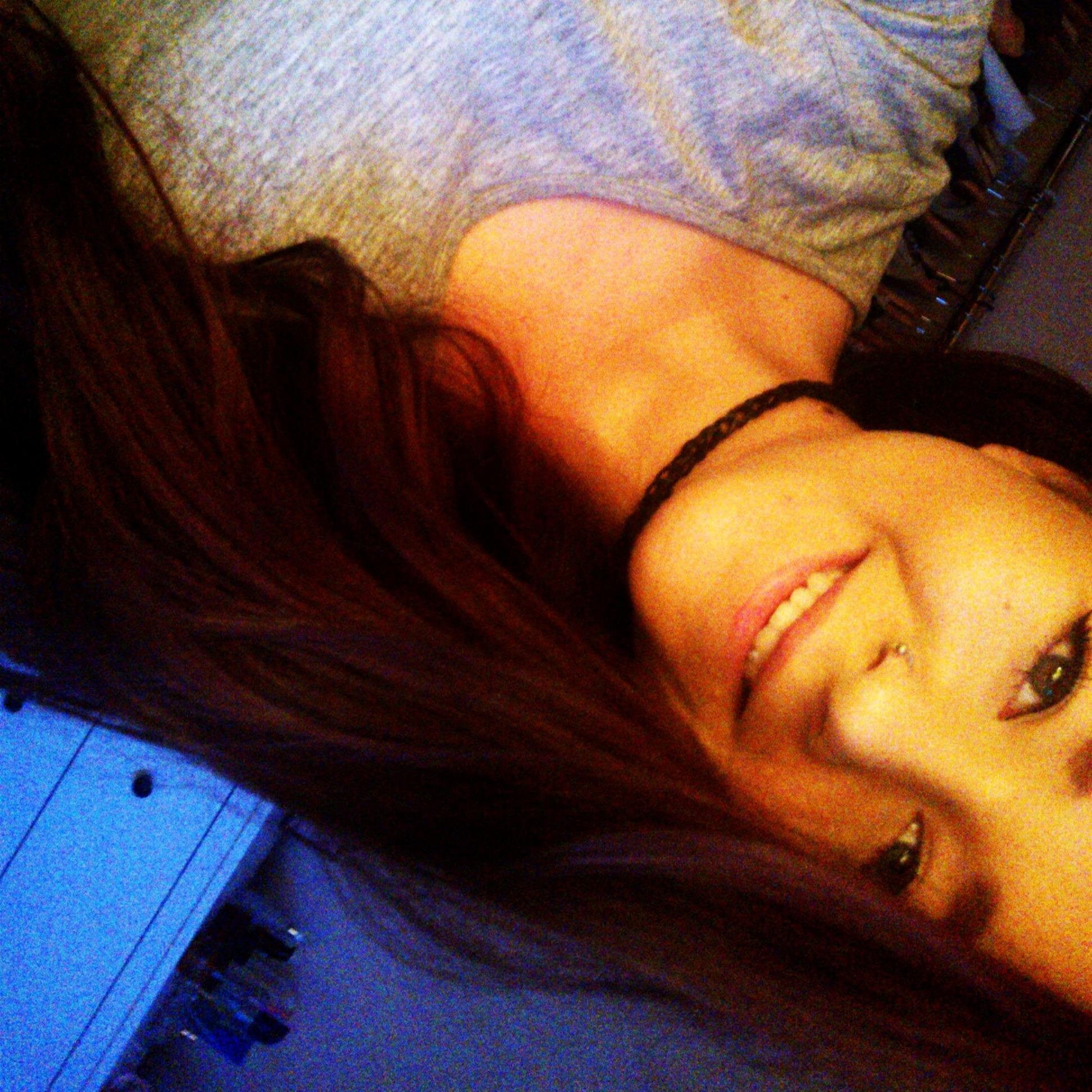 Im 16 and LOVE Pretty little liars, Taylor Momsen, Marilyn Monroe and Our Last Night:))