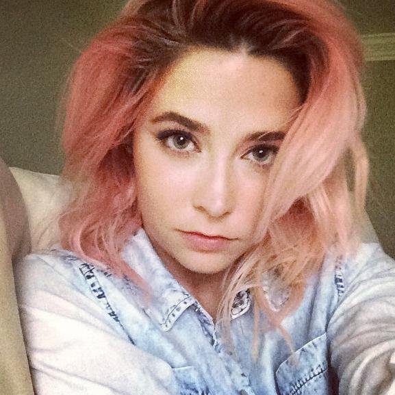 cecetribe's profile picture. △ 21/9/2012 △ | #Dead2Me | https://t.co/rY5BJVAJBK | @CeCeFrey