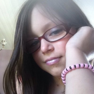 hey please follow me and i'll follow you back and please retweet my tweets