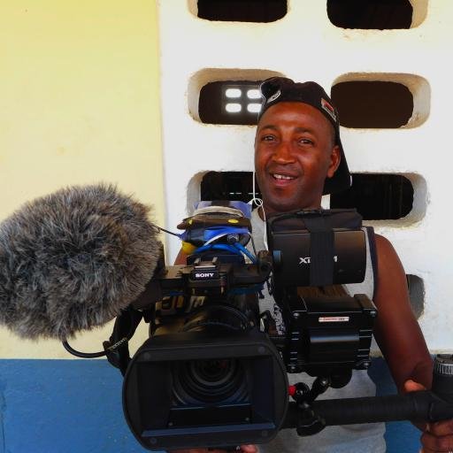 Journaliste Reporter pour le projet  kindia 2015 en guinée et particulièrement dans la région de Kindia . Kindia 2015 , série documentaire engagée  canal +