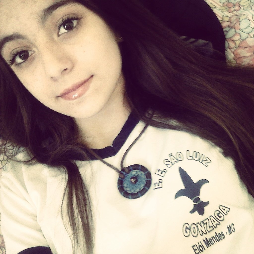 Aprenda que ,não vale a pena sofrer por quem é feliz sem voçê.✌