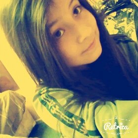 simplemente soy una belieber forever y me encanta juntarme con mis amigas c;