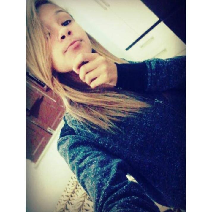 # AnnaCarolinne # TeAmoGui :3 # 14 Aninhos # Solteira :3 # Familia Alves *------*