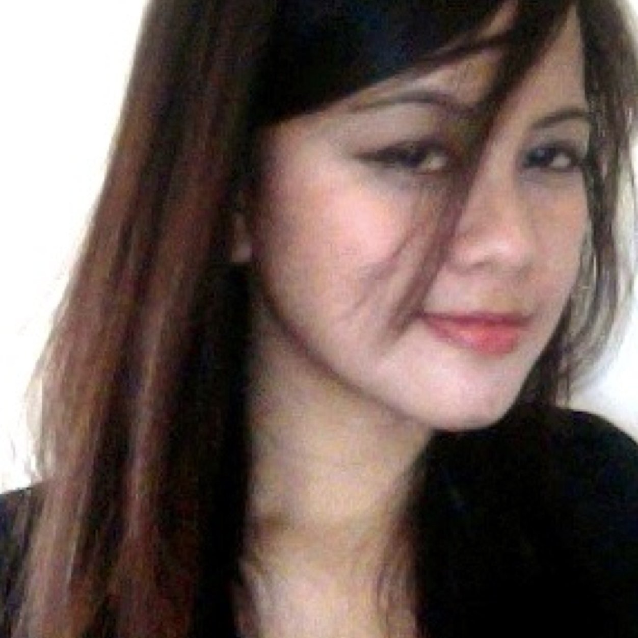 lhynne81's profile picture. S. L. I. P.