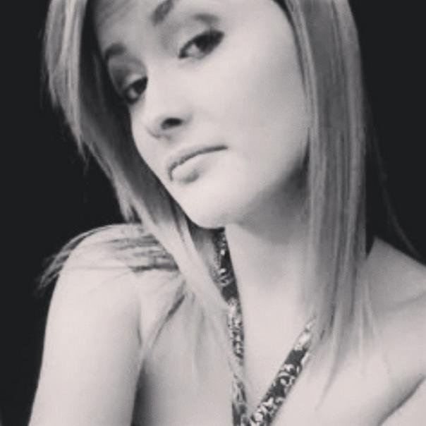 Em busca da minha #felicidade , 17 aninhos . Foda-se a sua opinião ;p