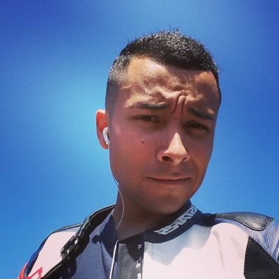 moto87cc's profile picture. Red loud blur on the road.