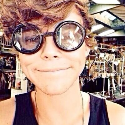 im your new cuddle buddy okay?
//parody//au account//
single pringle af