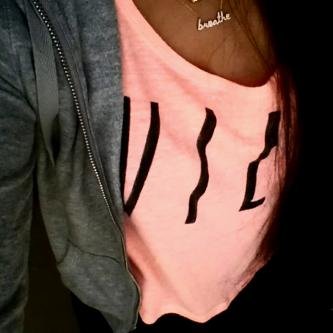 mnosha_00's profile picture. 