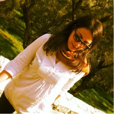 ειν' το μυαλό μου θολό,
είναι και ο κόσμος μου αστείος