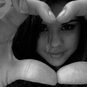 Selena is queen.....