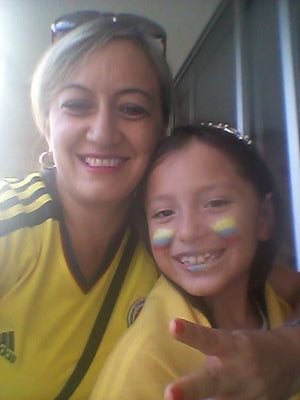 SOY CASADA  MADRE DE  DOS  HIJAS HERMOSAS