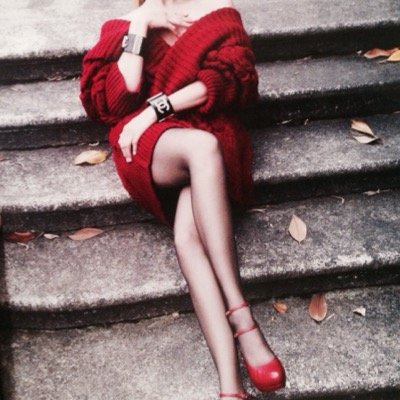 Yara_Davenport's profile picture. Love music, shoes, cars, books, art & wine - coffee & tea lover - like to travel but I like to come back home better. #Español #English #Français