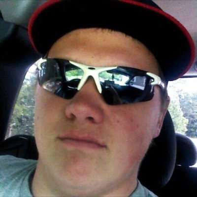 b_lindsey96's profile picture. Life's a garden, dig it! #TeamChevy! #Louisianimal! #FowlLife! Corney bottom!! Engaged to Kaylee! ❤️