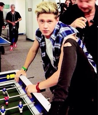 I love 5sos, janoskian,one direction,o2l,magcon,the vamps,1975, before you exit, and kingsland road follow me and I will follow back