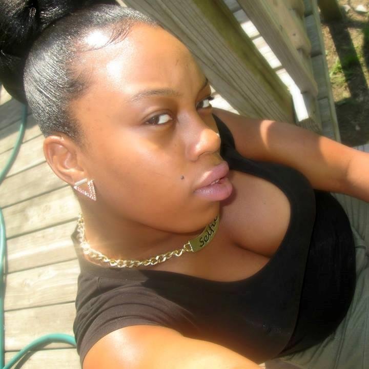 ♡ She Hurt Feelings, She Break Hearts, She Stay Quite & She Play Smart ♡
