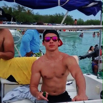 VENEZUELAN 22 , Instagram: williamoviedom