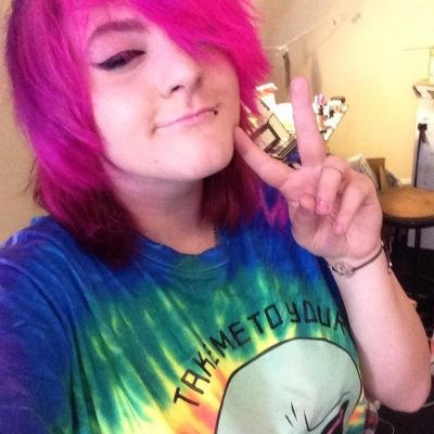 thabrokenyoung's profile picture. just a girl trying to figure things out. fighting for two days. seventeen years old.