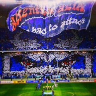 ‏-الهلال ، -
 
يا هو على قلبي مطر يا هو سما 
يا هو بحر ، يسقي جروحي اليابسه 
ويجبر من اضلاعي كسر ♡♡♡ .

- السابعه يآرب #hfc ♡♡.