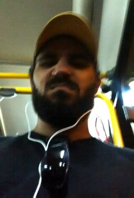 Cristão, músico, rocker, otaku, basqueteiro, handeboleiro, voleiro, estudante de Ed. Física...