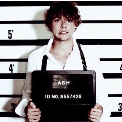 Ashtons dick is bigger then my future