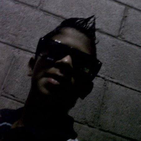 Hola, Soy Gaymer, Buena onda Siguime y te Sigo...!! Si quieres un amigo aquí estoy :D.!!