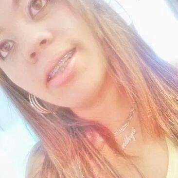 Sou amada por muitos,Odiada por poucos,Invejada afff sem cometários...♥♥
