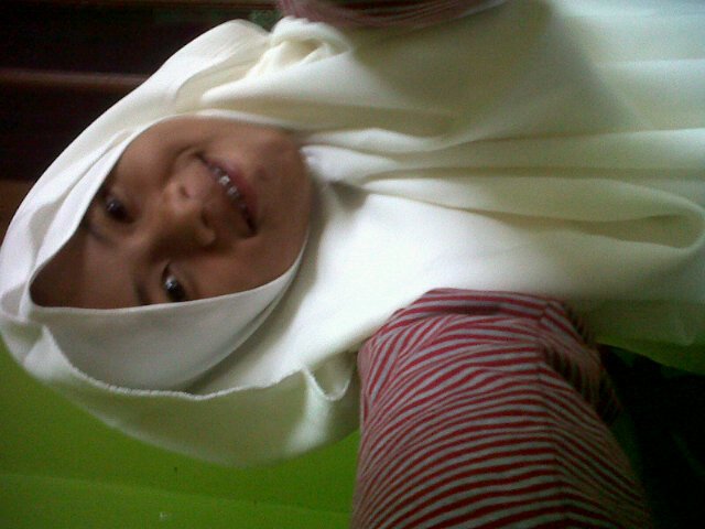 Putryreysaydina's profile picture. 