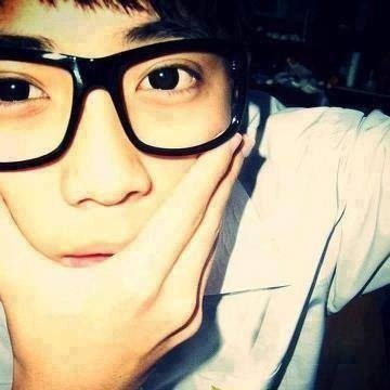 Parody @iqbaale yg hoby nya bengong ngelamun dikls :/ || Ngapain liat liat ? Awas nnti terpesona ama gw lagi :o || my sister @_katyagruss
