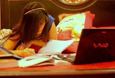 हम तेरे शहर में आये हैं मुसाफिर की तरह !