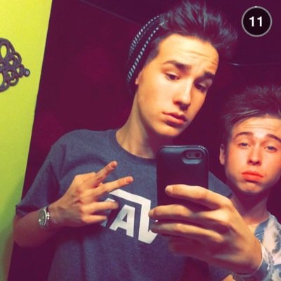 free follow from @softlipsjack retweet this https://t.co/yksMojXhcd