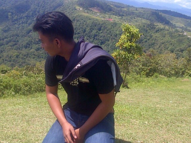 Mengatur dalam Bayang-bayang *tukang stalk*