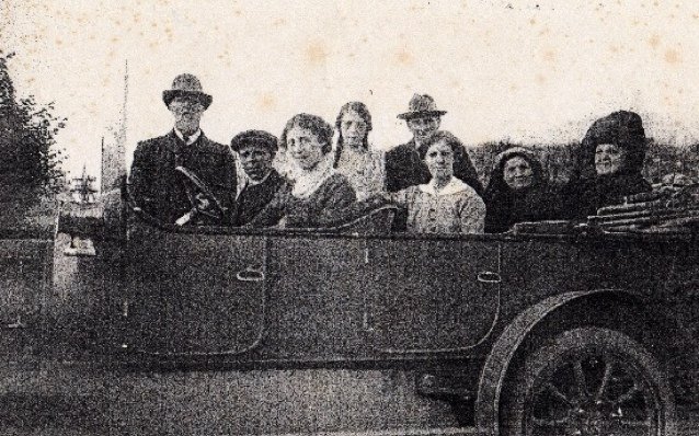 Family history society for Perretts, Parrotts, Perrotts and all other variants of the P*rr*tt name. Website: http://t.co/MB4SiQuYRU