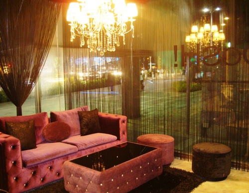 OooshSG's profile picture. Ooosh! at Delfi Orchard is a hair & beauty concept store helmed by award-winning hairstylist Perry and renowned Japanese facial therapist Hiroko Iwawaki.