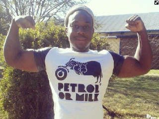 Teelova's profile picture. 