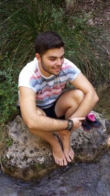 Estudiante de ADE en la Universidad de Murcia. Amante de la fiesta. Abducido por #SaraBaras y #Los Vivancos. Alboranista. Ciudadano de un lugar llamado mundo.