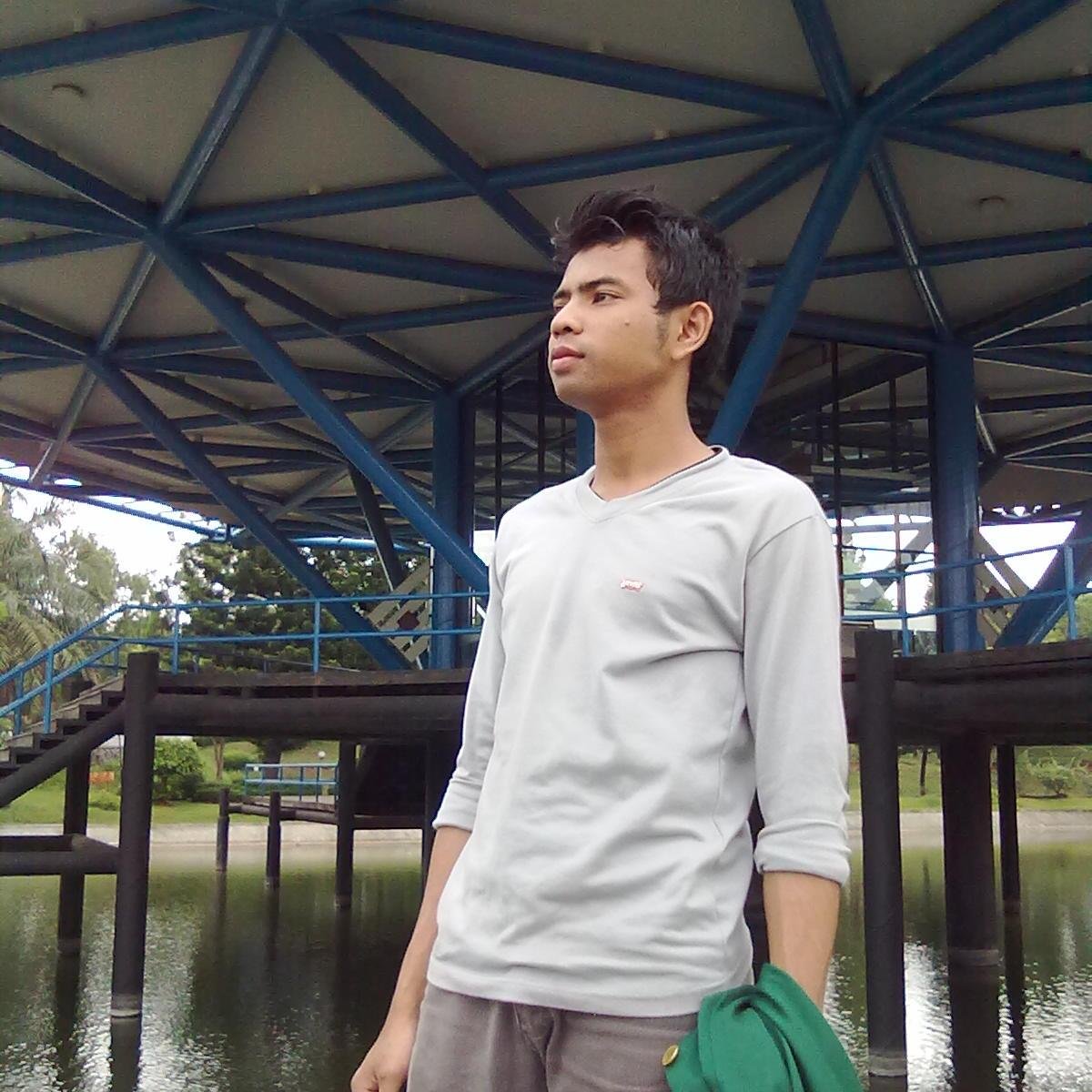 Universitas Negeri Jakarta - BEMJ Ilmu Agama Islam - Asrama UICCI - All Is Well - pin BB : - 51293312 wa:08567547426-Berhentilah mengeluh mencobalah untuk teguh
