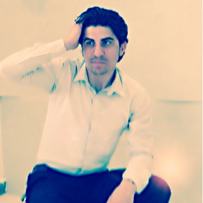 اتألمٌ حِينَ يزدَاد عِشْقِي لَك وَانْت لَسْت لي