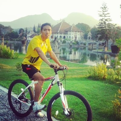 Phisical education teacher* songwriter * thinkers *Love with Bali* share all about the way of my life*