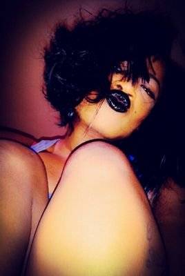 Yo its D! I'm just living & loving my life to the FULLEST...
