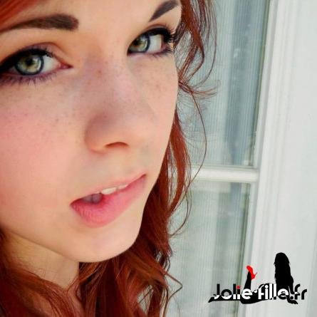That girl is beautiful :) viens te péter les rétines sur http://t.co/hAAPOWXnER ;) Citations et photos pour le plaisir des yeux. http://t.co/lGMetbnwJN