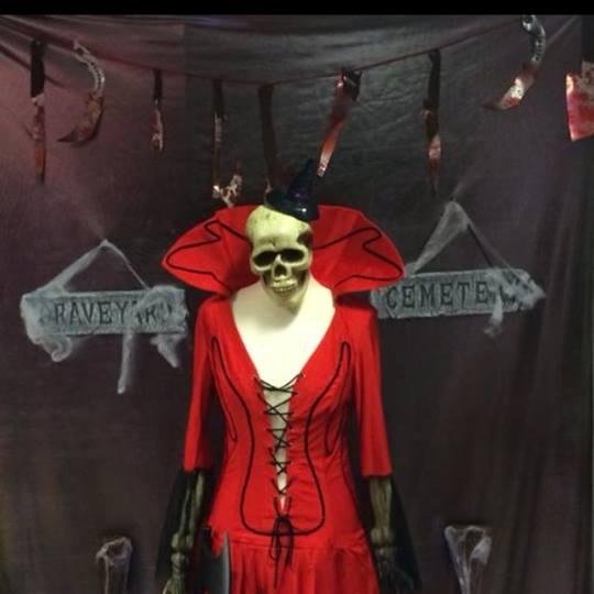 FOR SALE - frocks, Heels, Wigs and much more. Get in touch now!! http://t.co/y9EoOtOytA