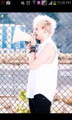 im punk rock i can do whatever i want