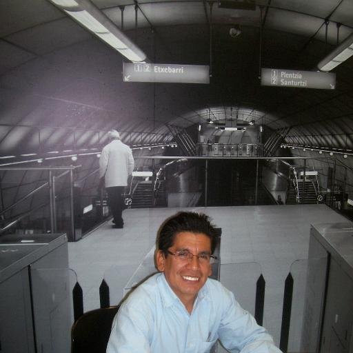 MaxPonce2010's profile picture. Consultor, negociador en conflictos medioambientales entre empresas mineras y comunidades, que impliquen cambios económicos e impacto al medio ambiente.
