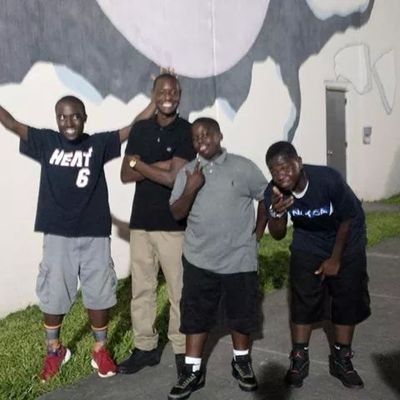 Learn Life,//#FreeRondoNumbaNine!//,#RIP-L'A CAPONE,, 600 NIGGA SHIT// SQAUD SHIT WE OUTCHEA,,  FACE-OFF,,,, OTF tell i ODEE.. KIK:Versacee_zj ..