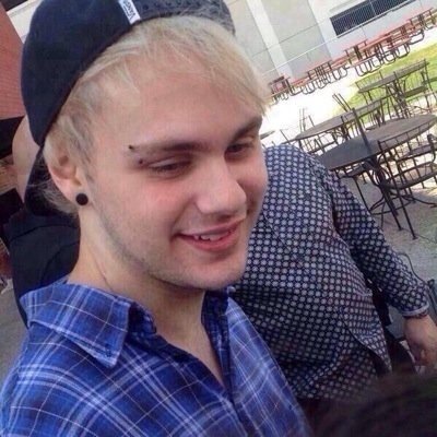 lo sappiamo che la notte è fatta per dire cose che il giorno dopo non diresti. — keith. {b, l}