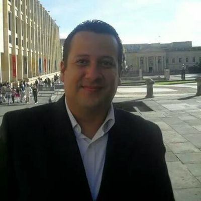 Empresario. Y creador de contenido 
Celular 3003363312.